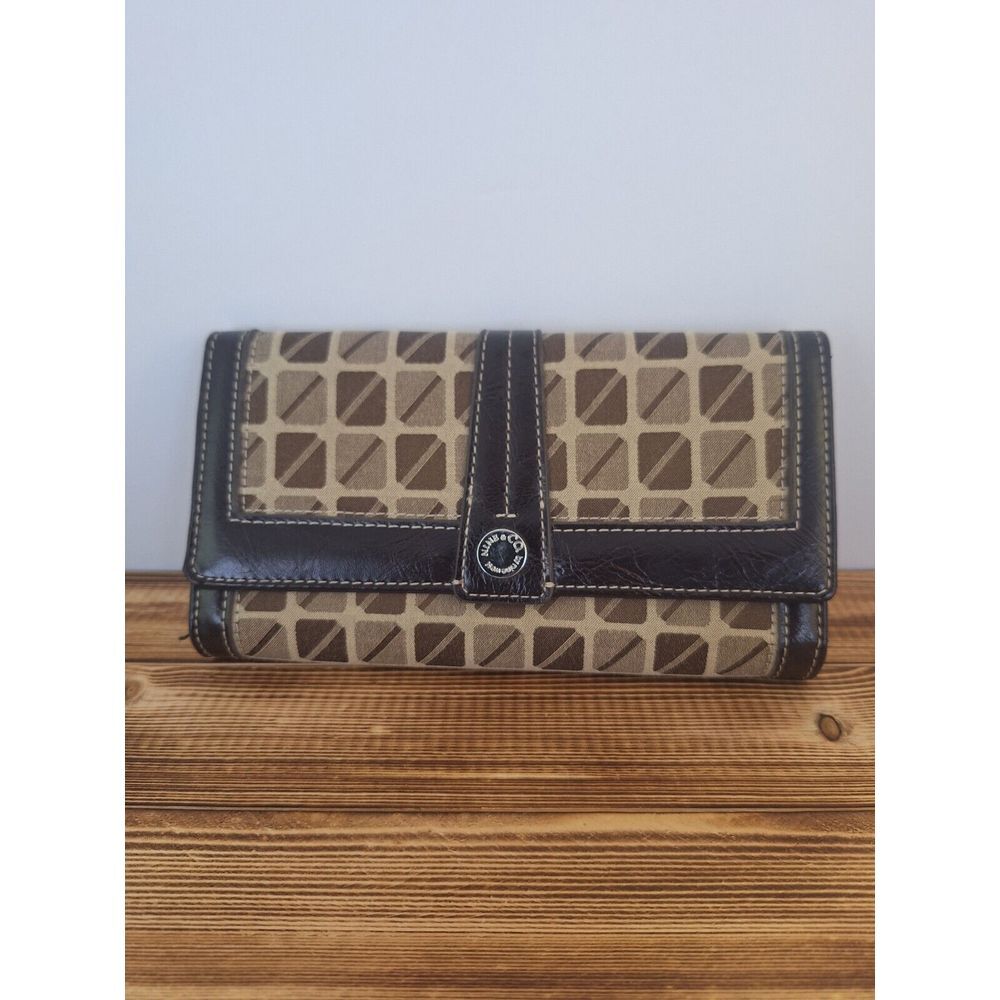 Nine and Co Wallet Organizer‎